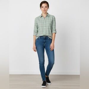 Brooks Brothers women’s button-down 3/4 sleeve shirt. Size Large